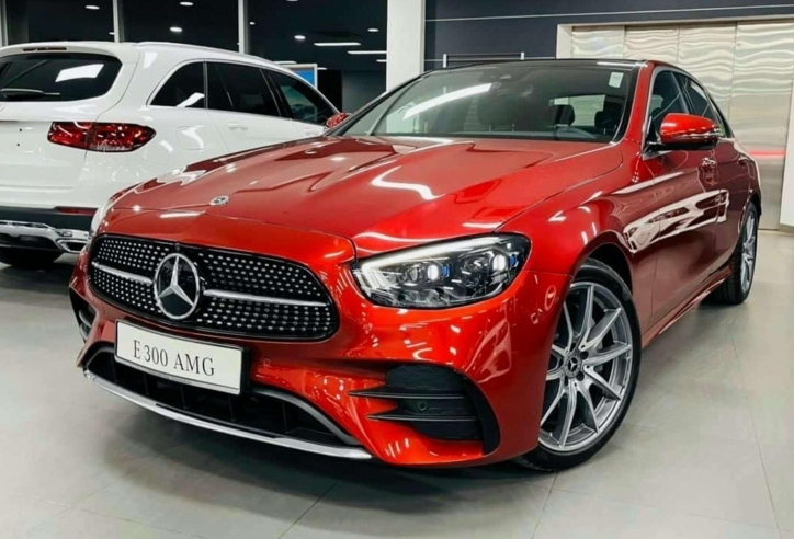 Mercedes-Benz E-Class giảm giá sâu tại đại lý, 'dọn đường' cho thế hệ mới sắp ra mắt?