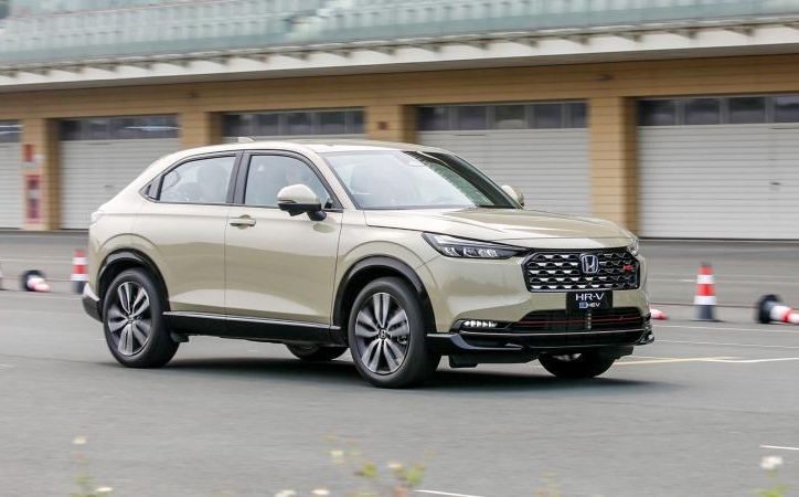 Bảo dưỡng ô tô hybrid khác gì so với xe xăng truyền thống?