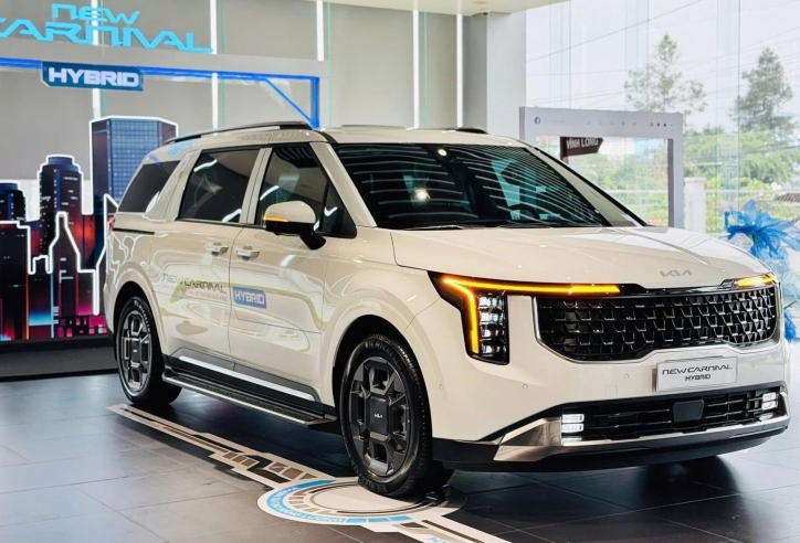 Kia Carnival hybrid tại Việt Nam có thêm tùy chọn ghế VIP, giá tăng 80 triệu đồng