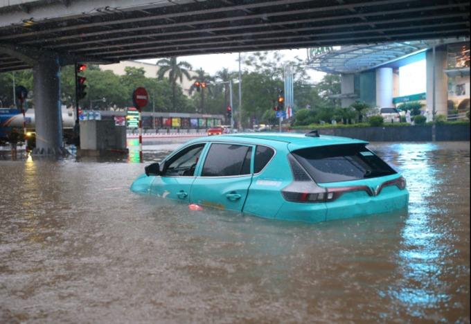 VinFast hỗ trợ chủ xe vùng bão Bualoi: Miễn phí cứu hộ và kiểm tra xe ngập nước