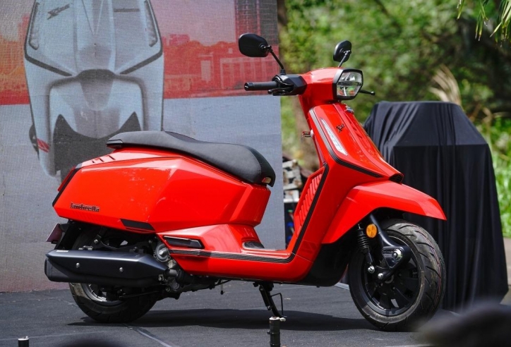 Cận cảnh Lambretta X125: Thiết kế góc cạnh, trang bị 'xịn sò', cạnh tranh với Vespa Sprint