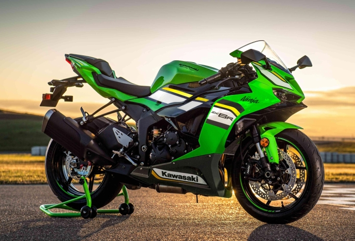 Kawasaki Ninja ZX-6R 2025 chốt giá 299 triệu đồng tại Việt Nam