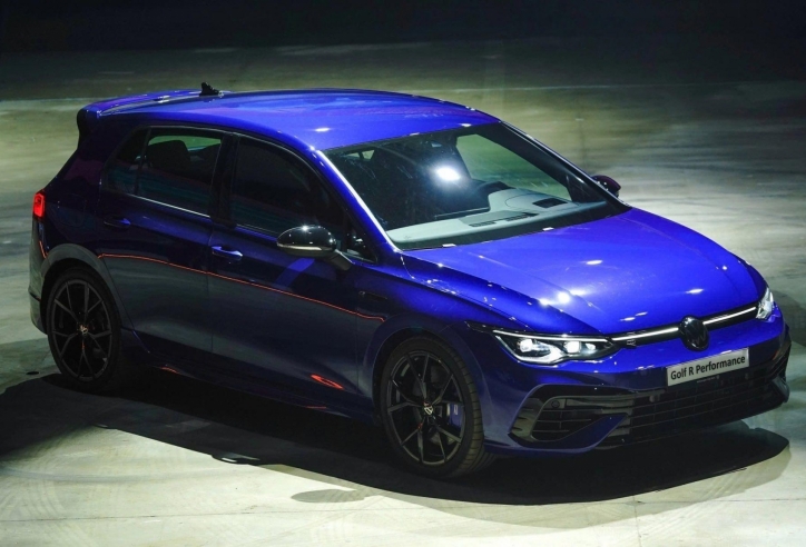 Giá gần 1,9 tỷ đồng, 'hot hatch' Volkswagen Golf R Performance có gì đặc biệt?