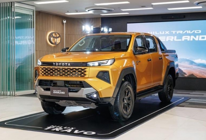 Toyota Hilux thế hệ mới cập bến Đông Nam Á: Có bản chạy điện, giá quy đổi từ 623 triệu đồng