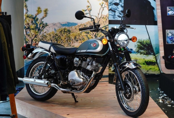 Kawasaki W230 2025 - Mẫu môtô hoài cổ dành cho người trẻ thích xê dịch