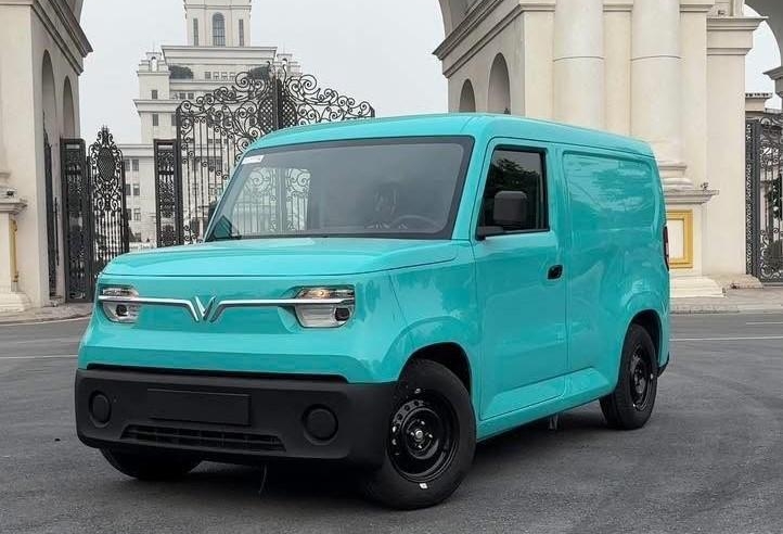 Ảnh thực tế VinFast EC Van bản thương mại: Khoang hàng rộng, tối ưu cho nhu cầu giao hàng trong phố