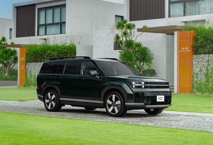 Cuộc đua giảm giá xe hybrid bùng nổ cuối năm: Nhiều mẫu ưu đãi phí trước bạ, giảm tiền mặt tới cả trăm triệu đồng