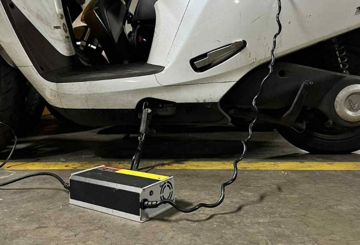 Sạc xe điện qua đêm: Lựa chọn tiện lợi hay tiềm ẩn rủi ro?
