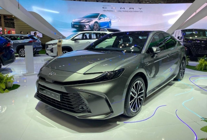 Sedan hạng D tháng 11/2025: Toyota Camry tiếp tục 'gánh' doanh số cả phân khúc