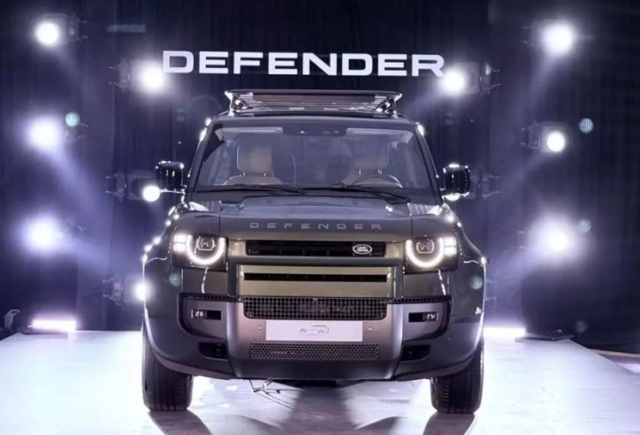 Land Rover Defender 2026 trình làng khách Việt: Tinh chỉnh thiết kế, nâng cấp khoang lái, giá từ 5,1 tỷ đồng