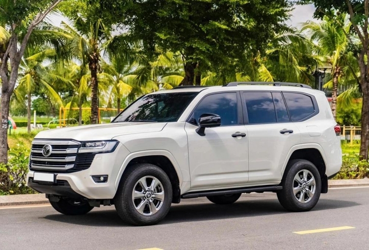 Giá cao, khan hàng nhưng Toyota Land Cruiser vẫn bán tốt hơn nhiều xe phổ thông