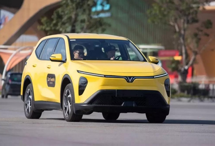 VinFast Limo Green đạt danh hiệu 'Ô tô của năm phân khúc MPV phổ thông'