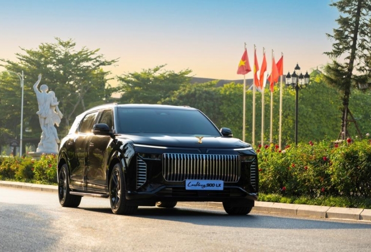 Đại lý tiết lộ VinFast Lạc Hồng 900 LX sắp mở bán thương mại, giá tạm tính khoảng 5 tỷ đồng