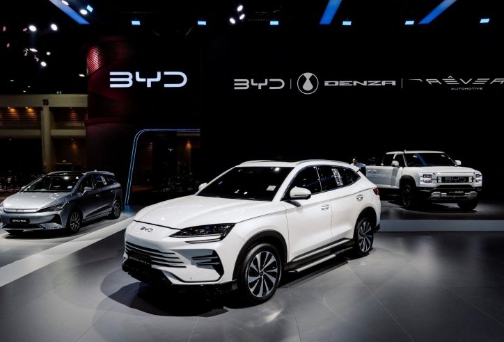 BYD vượt mặt Tesla, trở thành nhà sản xuất xe điện lớn nhất thế giới năm 2025