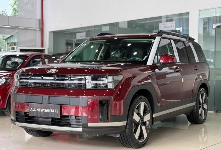 Hyundai 'chào năm mới' bằng loạt ưu đãi lớn: Santa Fe ghi nhận mức giảm cao nhất, lên tới 220 triệu đồng