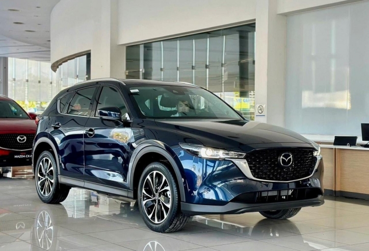 Mazda CX-5 gần như chắc suất 'ngôi vương' doanh số phân khúc SUV cỡ C năm 2025