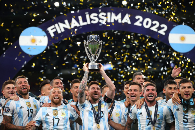 Đưa Argentina vô địch Siêu cúp Liên lục địa, Messi san bằng thành tích của Ronaldo