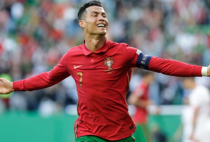 Bồ Đào Nha vùi dập Thụy Sĩ trong ngày Ronaldo tỏa sáng rực rỡ