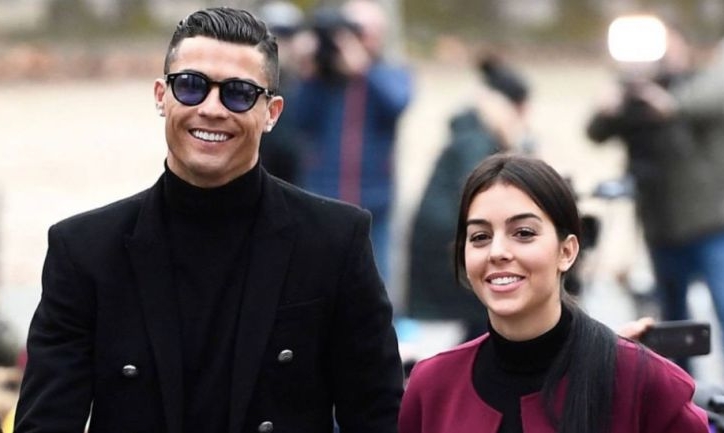 Nghe lời vợ, Ronaldo từ chối Bayern để gia nhập bến đỗ đầy bất ngờ?