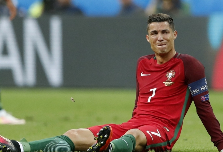 Đồng đội trên tuyển Bồ Đào Nha tỏ thái độ không tôn trọng Ronaldo
