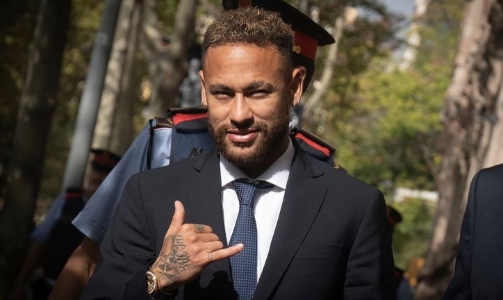 Bị PSG thanh lý, Neymar sang 'ông lớn' nước Anh làm siêu sao?