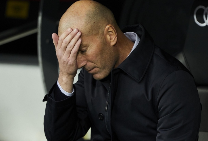 Sắp tiếp quản 'gã khổng lồ', HLV Zidane lập tức nhận tin buồn đầu tiên?