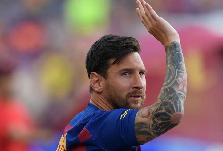 Chủ tịch lên tiếng thúc Messi sớm chọn con tim hay lý trí
