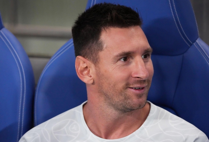 Phản ứng của Messi khi về Barcelona và nghe PSG bị chỉ trích