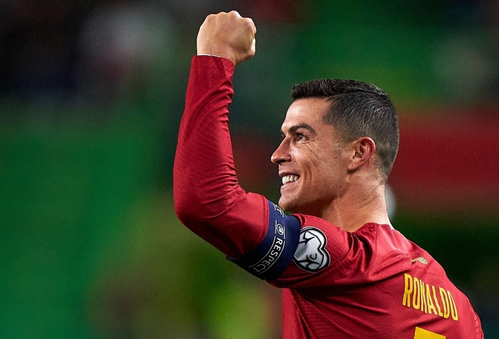 Ronaldo tái xuất ĐT Bồ Đào Nha, rinh ngay kỷ lục độc nhất lịch sử