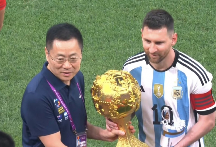 Messi làm điều chưa từng có trong sự nghiệp, khiến CĐV Trung Quốc dậy sóng