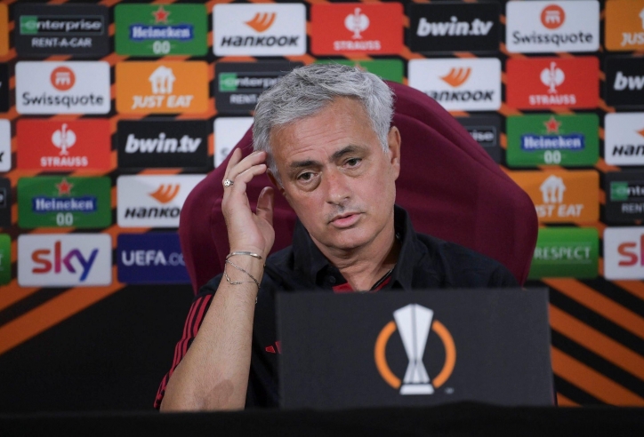 Mourinho lo AS Roma đi vào vết xe đổ tại Europa League mùa trước