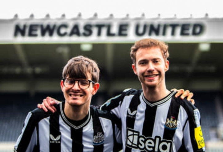 Newcastle thể hiện cử chỉ đẹp với 'người khiếm thính'