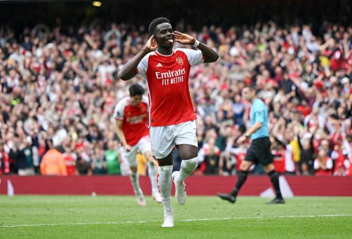 Bukayo Saka xô đổ nhiều kỷ lục trong ngày Arsenal đại thắng