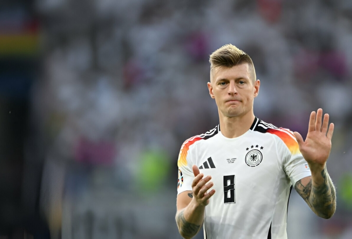 Toni Kroos vô duyên trong ngày giã từ sự nghiệp bóng đá