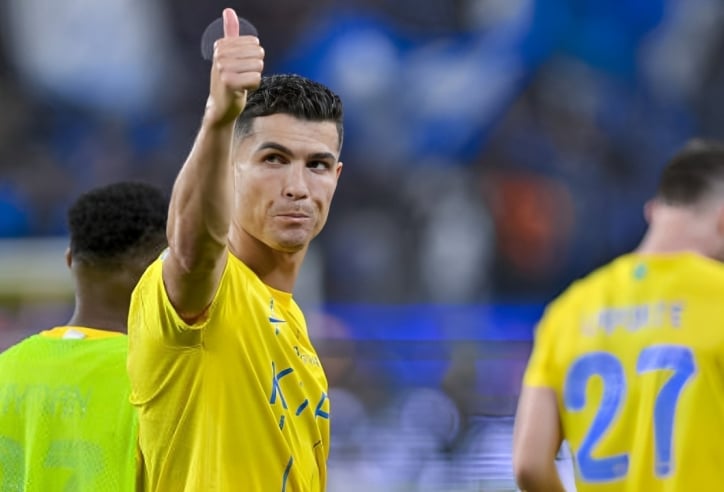 Ronaldo 'rục rịch' ngày hội quân trở lại cùng Al Nassr