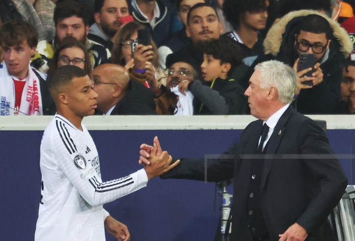 Ancelotti đích thân bảo vệ Mbappe, lấy minh chứng từ bản thân