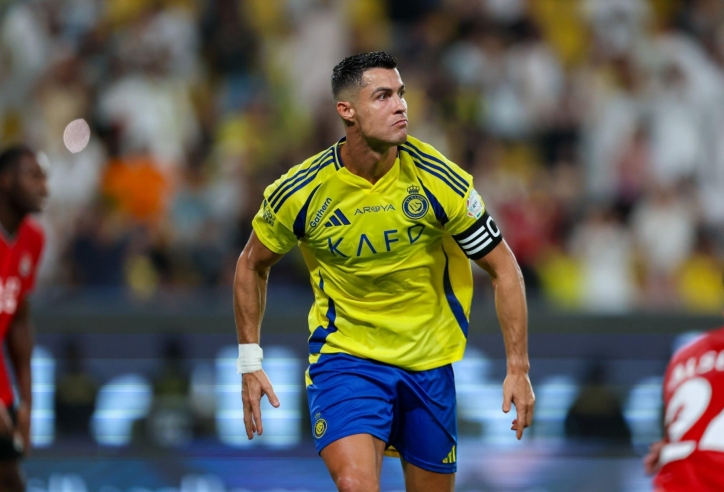 Ronaldo thăng hoa, Al Nassr thắng dễ Al Raed