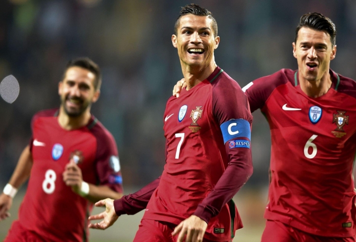 Đồng đội cũ tiết lộ bến đỗ 'trong mơ' của Ronaldo