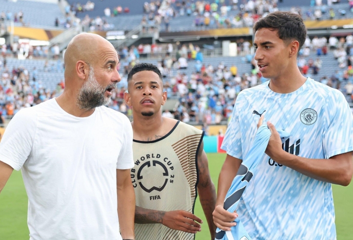 Bị Pep 'ghẻ lạnh', sao Man City đòi ra đi sau 4 lần ra sân