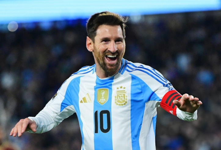 Messi lần đầu tiên đoạt danh hiệu tại VL World Cup