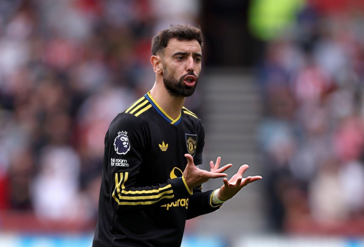 Bruno trượt 11m, MU thua bạc nhược Brentford