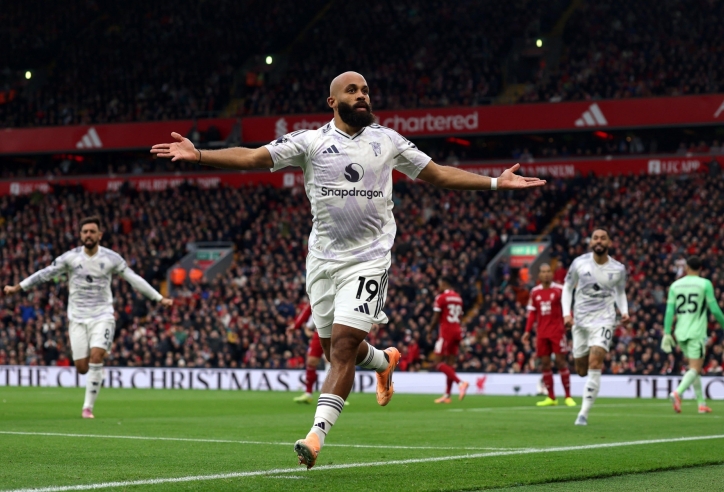 Rượt đuổi kịch tính, MU hạ Liverpool ngay tại Anfield