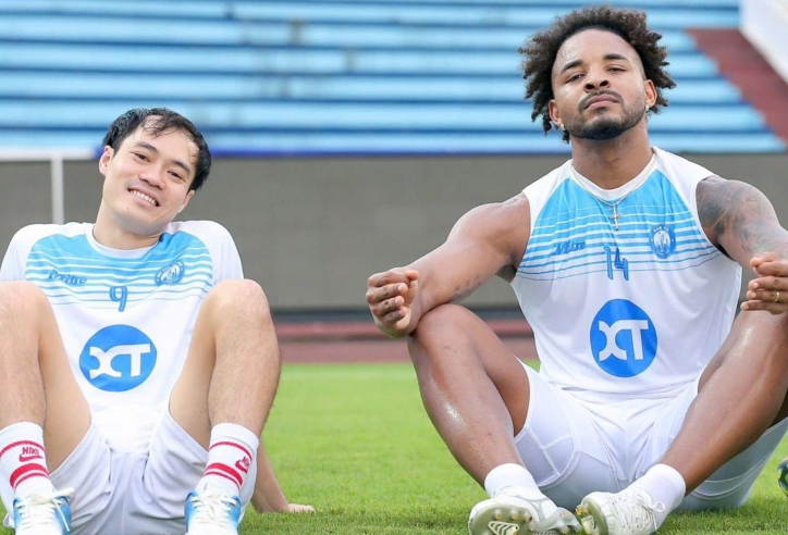 Văn Toàn 'thả thính' Xuân Son