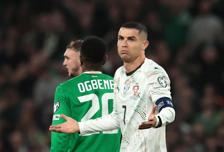 Ronaldo lần đầu 'làm chuyện ấy' cùng Bồ Đào Nha