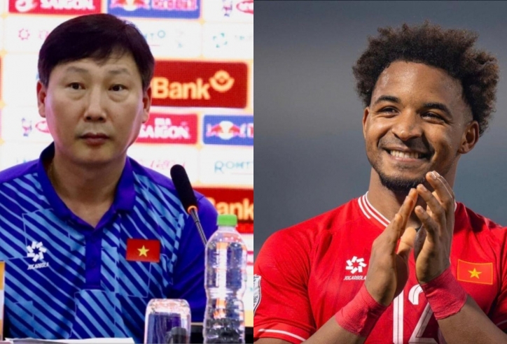 HLV Kim Sang Sik tin Xuân Son ghi bàn trước Lào