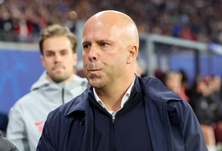 Arne Slot thừa nhận trước áp lực bị Liverpool sa thải