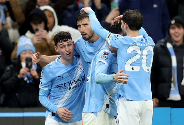 Hạ đẹp Sunderland, Man City ‘phả hơi nóng’ lên Arsenal