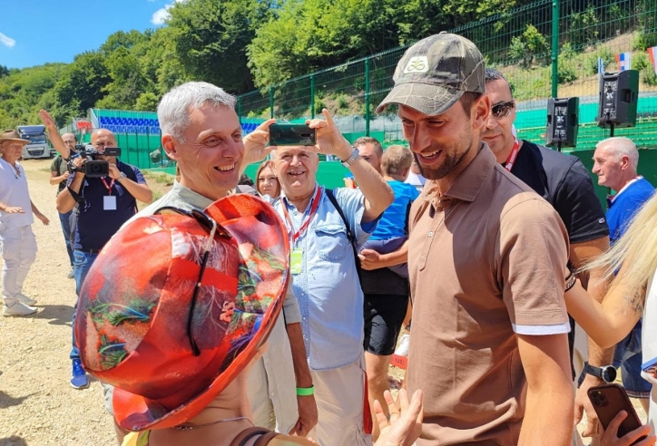 Novak Djokovic khánh thành sân quần vợt tại Bosnia sau khi vô địch Wimbledon