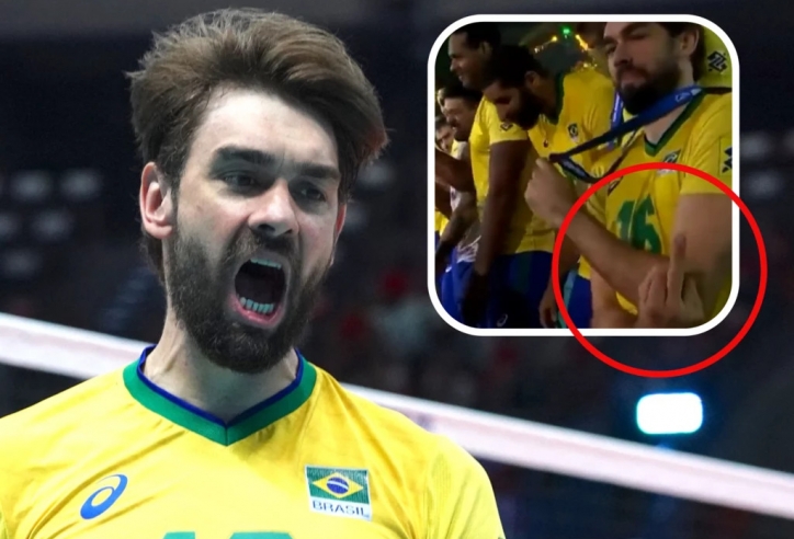 Sao bóng chuyền Brazil gây sốc khi chĩa 'ngón tay thối' vào máy quay