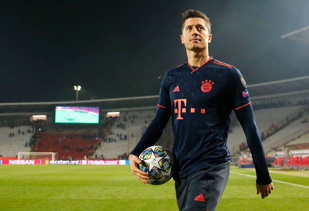 Chuyển nhượng tối 17/6: Bayern 'bạo chi' phương án thay Lewandowski; sao Man City xin CLB 'buông tha cho mình'